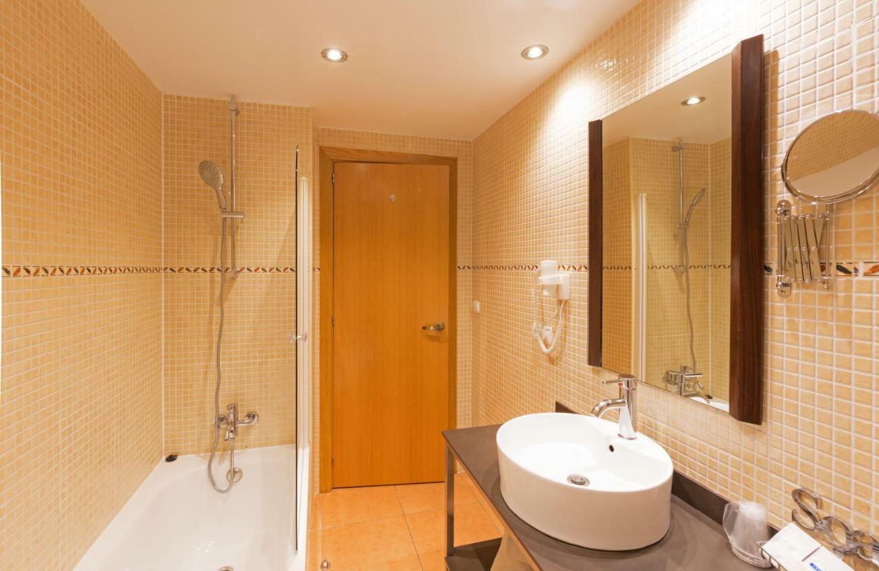 Pierre & Vacances Aparthotel La Tulipa Ordino Bagian luar foto